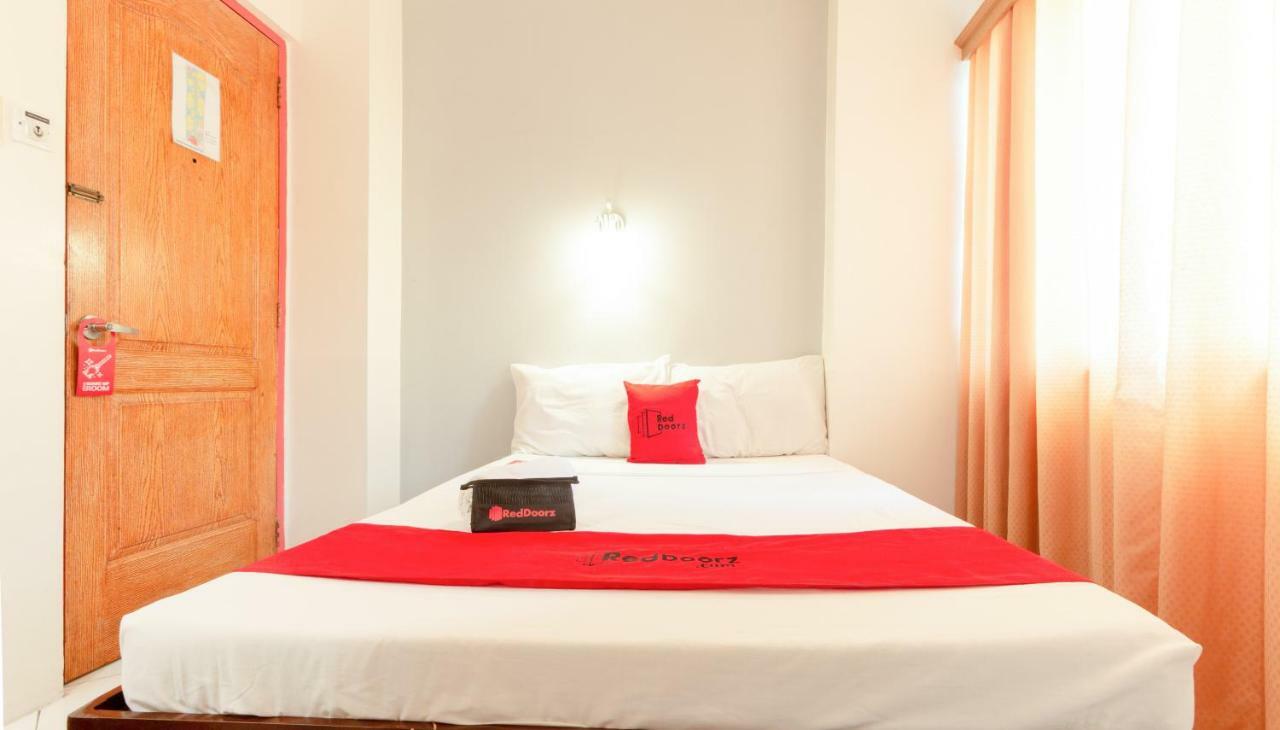 Отель Reddoorz @ Paterno Street Таклобан Экстерьер фото