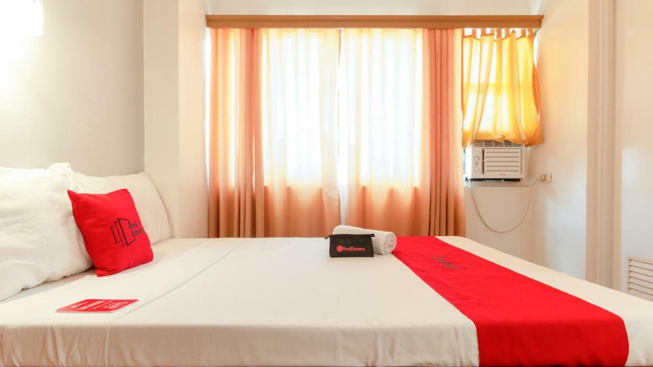 Отель Reddoorz @ Paterno Street Таклобан Экстерьер фото
