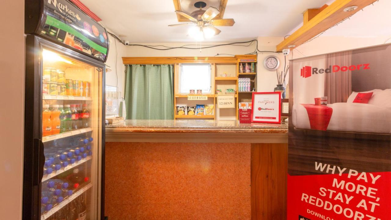 Отель Reddoorz @ Paterno Street Таклобан Экстерьер фото